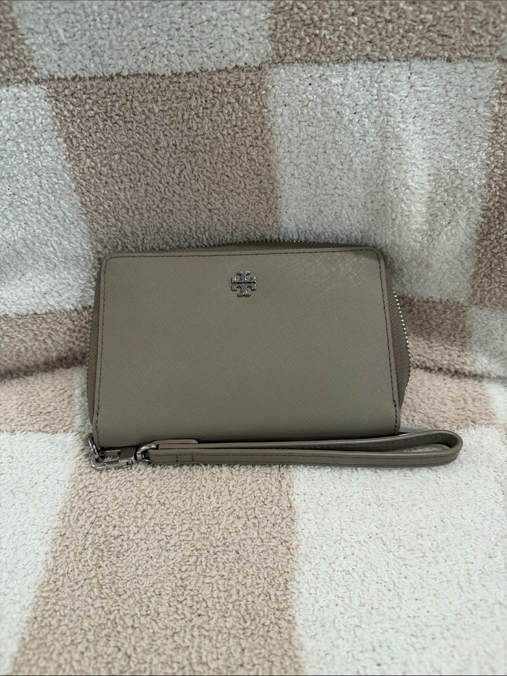 Tory Burch Saffiano Leather Wristlet in Taupe